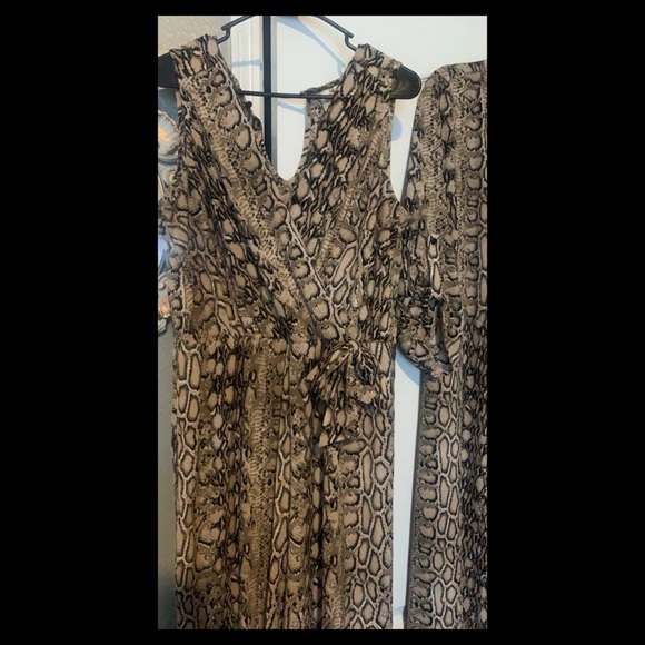 3 in 2 Snakeskin Print Pants Set - Picture 3 of 3